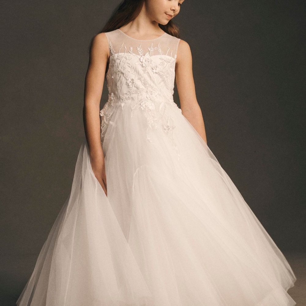 Princess Daliana Illuminated 3D Flower Girl Dress - Picture 4 of 4